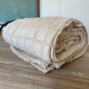 Schoolhouse electric popcorn quilt